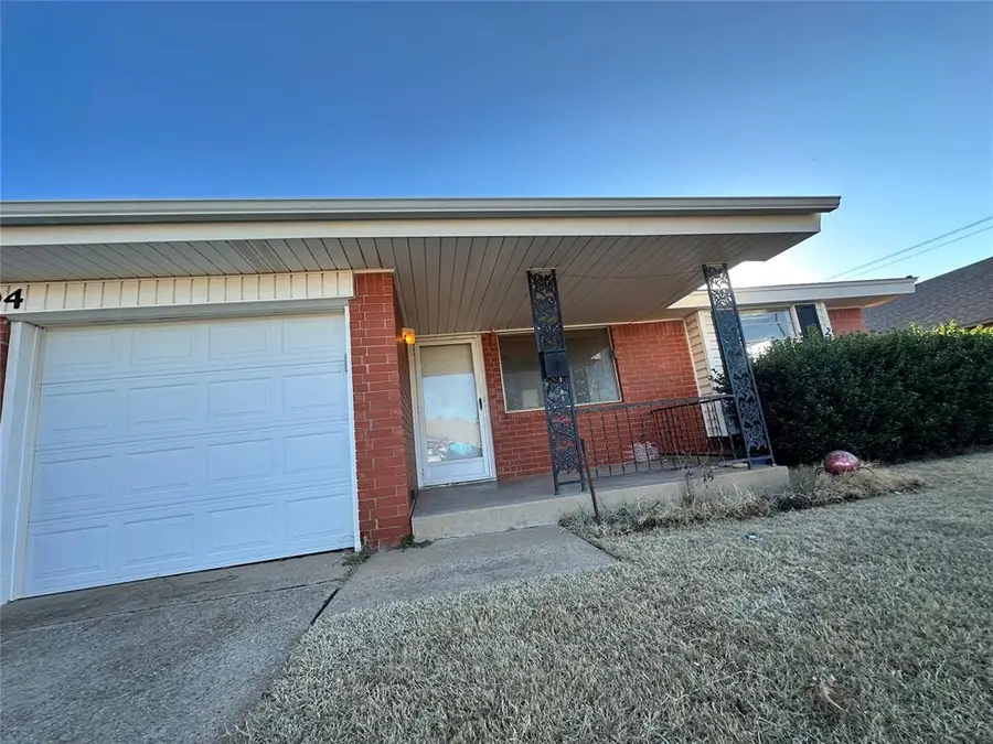 1304 Kings Court Circle, Moore, OK 73160 - Image #2