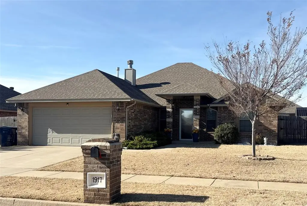 1917 Hebron Court, Yukon, OK 73099 - Image #1