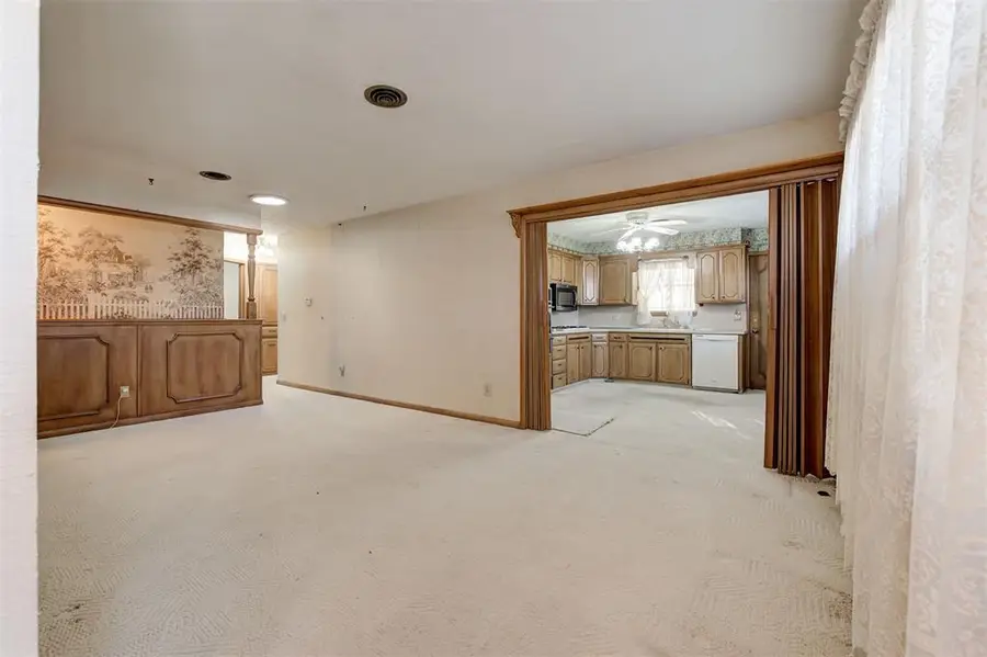 6608 S Villa Avenue, Oklahoma City, OK 73159 - Image #3