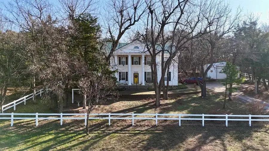 16285 S Maple Road, Hinton, OK 73047 - Image #2