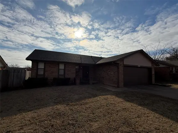 1720 SE 7th Street, Moore, OK 73160