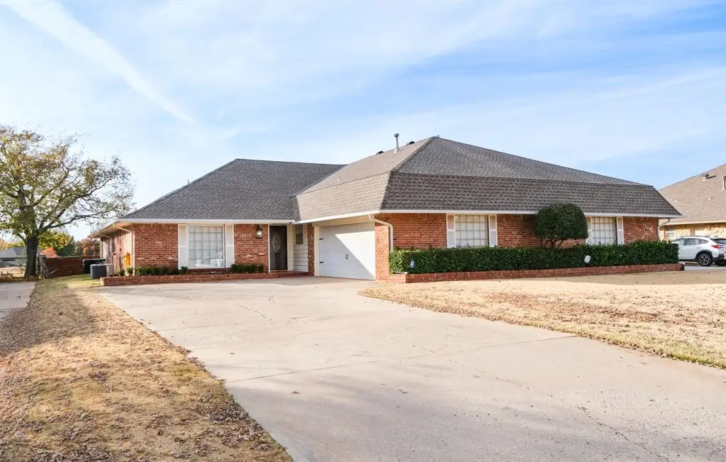 12417 Green Valley Drive, Oklahoma City, OK 73120 - Image #1