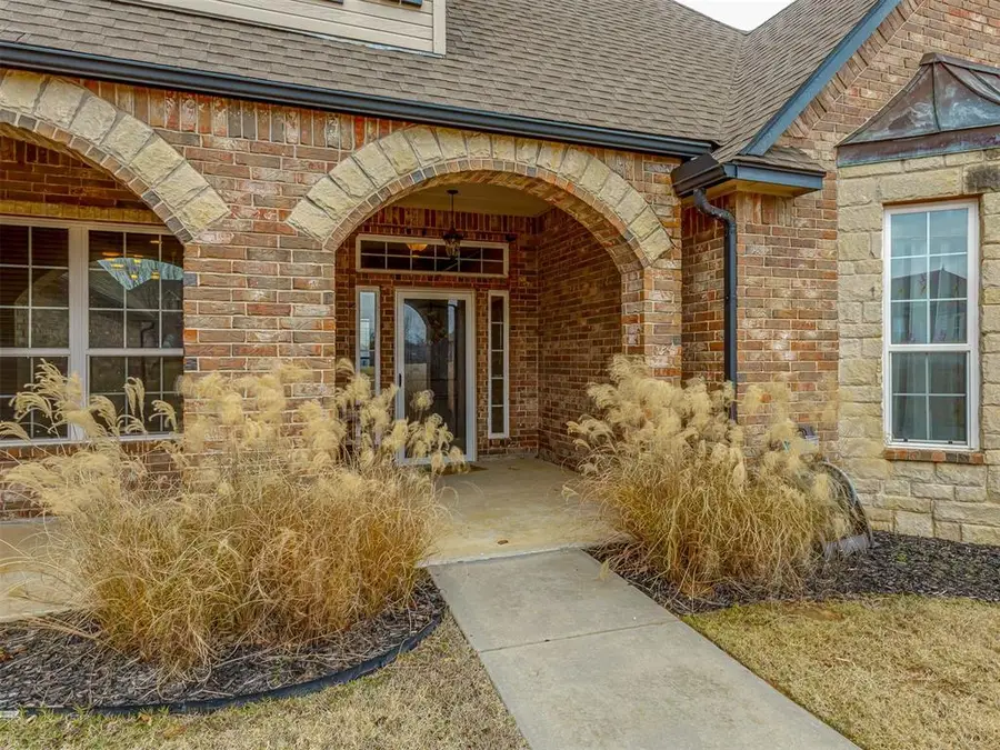 935 Silver Chase Drive, Choctaw, OK 73020 - Image #2