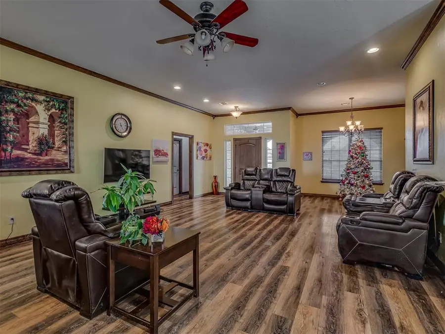 935 Silver Chase Drive, Choctaw, OK 73020 - Image #3