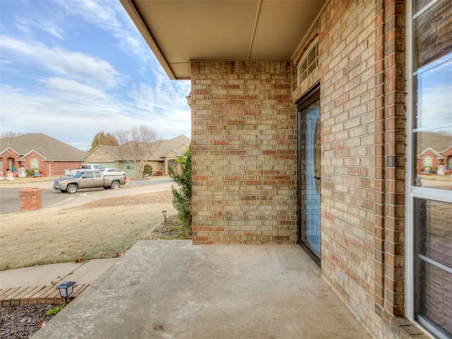 10604 NW 37th Street, Yukon, OK 73099 - Image #2