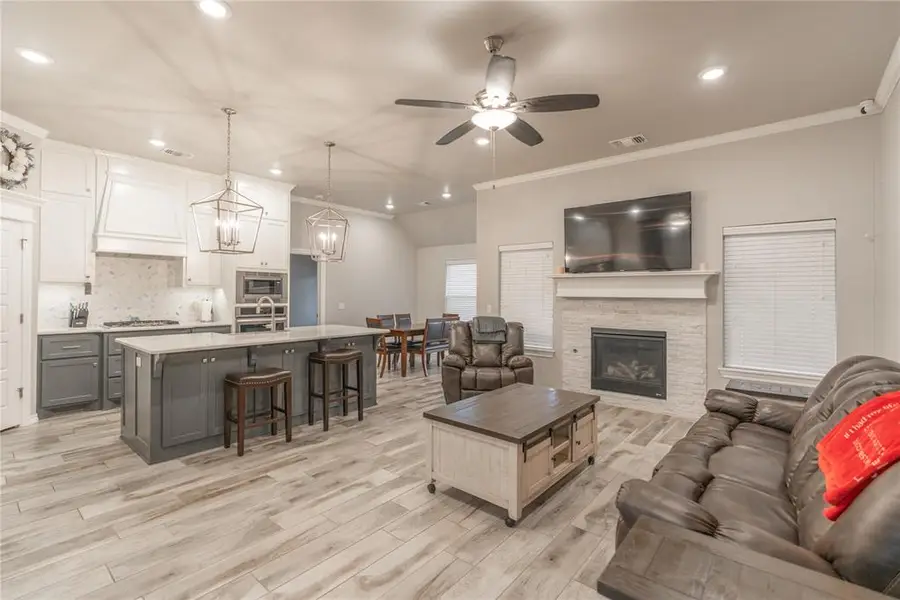 701 Cassandra Lane, Yukon, OK 73099 - Image #2