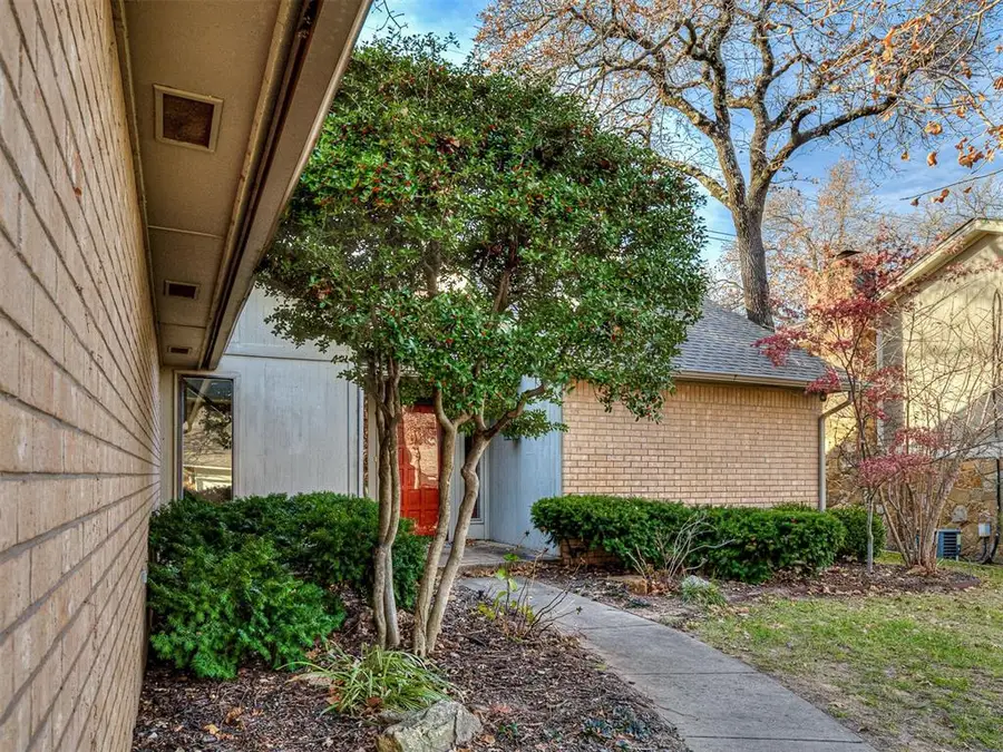 901 S Dover Drive, Edmond, OK 73034 - Image #2