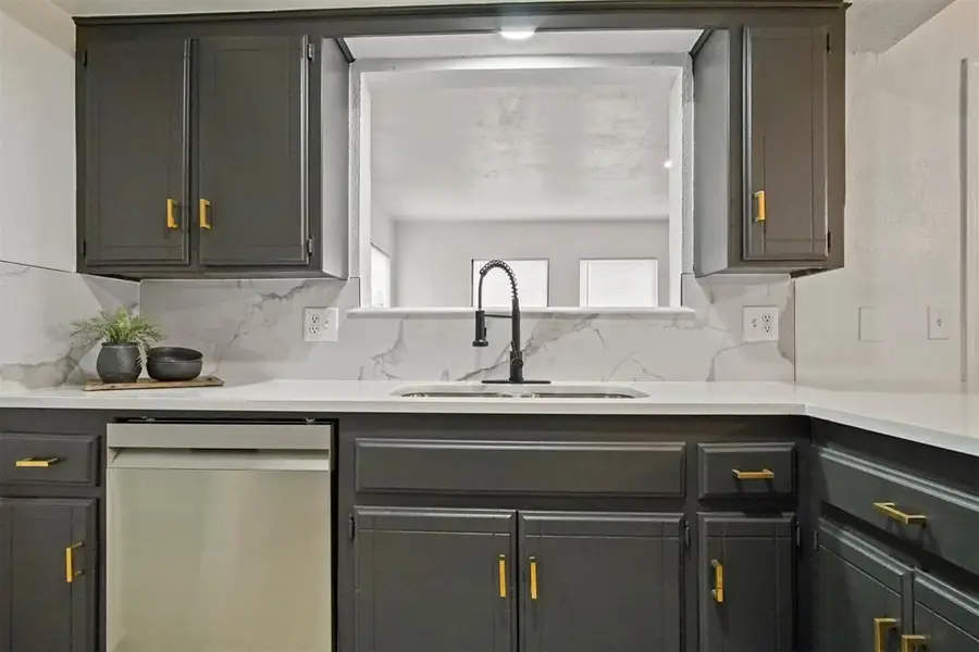 744 Mabel C Fry Boulevard, Yukon, OK 73099 - Image #3