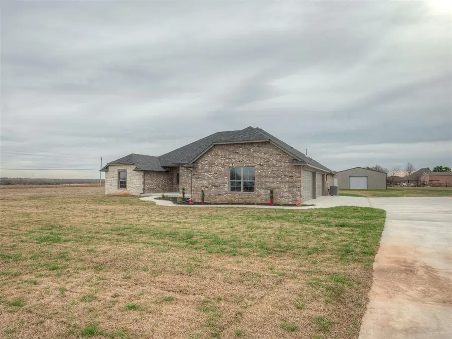 8561 Oak Tree Circle, Edmond, OK 73025 - #3