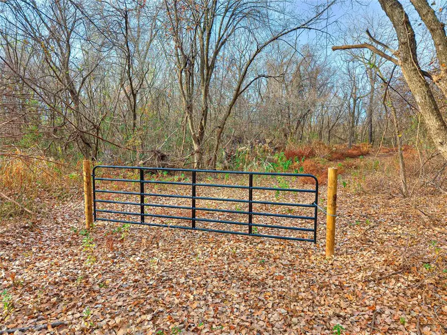 Unpltd Pt Sw4 Sec 24 12n 1w Se4 Of Sw4 Less Rr & L, Choctaw, OK 73020 - Image #3