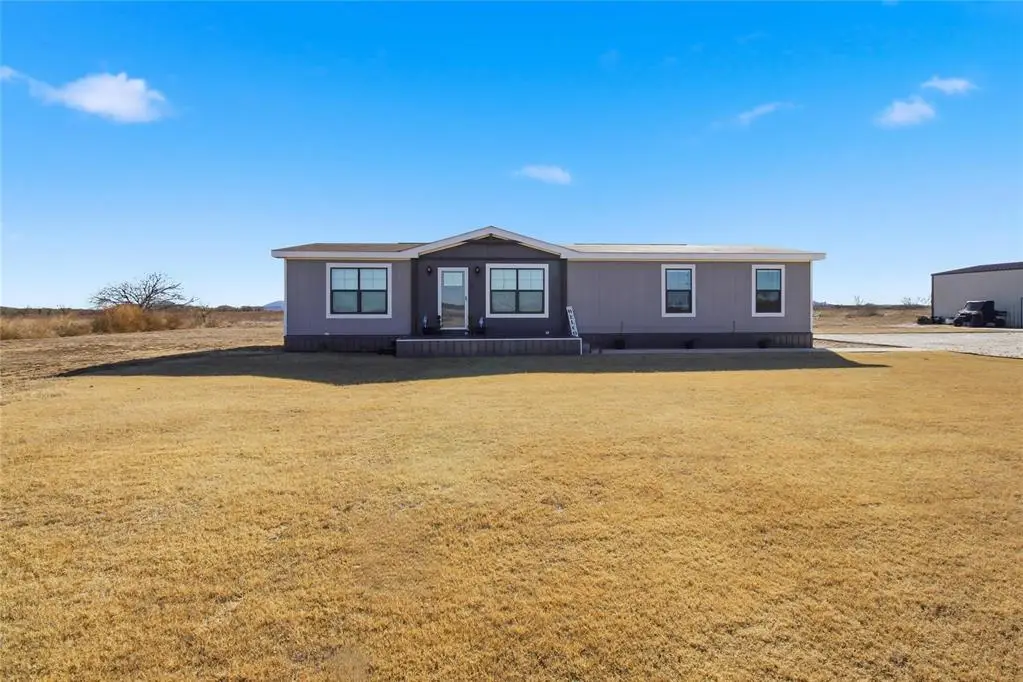 20838 E 1400 Road, Lone Wolf, OK 73655 - Image #1