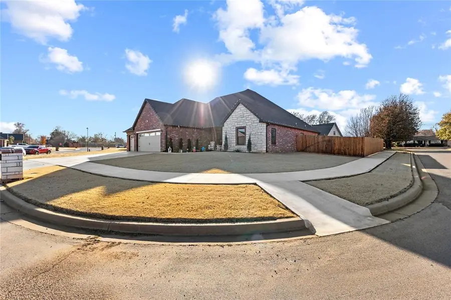 1217 Crimson Drive, Weatherford, OK 73096 - Image #2