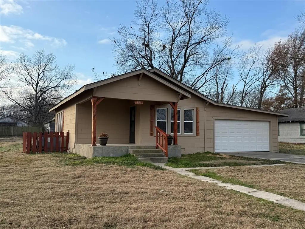 224 E 3rd Street, Wewoka, OK 74884 - #1