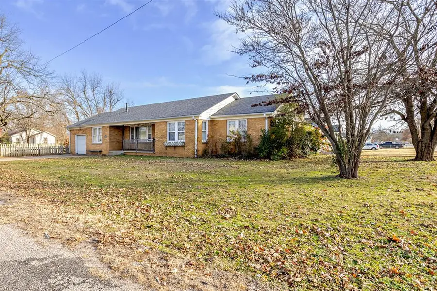 2401 N Bell Avenue, Shawnee, OK 74804 - Image #2