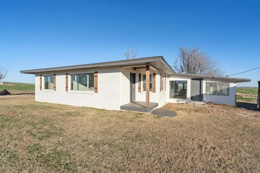 24120 NW Darlington Road, Calumet, OK 73014 - Image #2