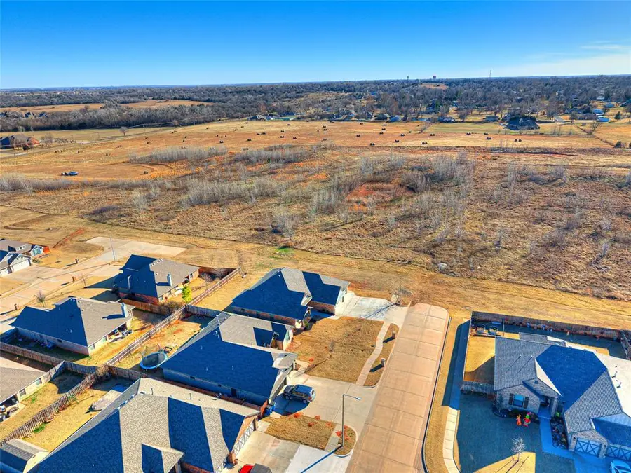 1204 N Wisteria Terrace, Mustang, OK 73064 - Image #3