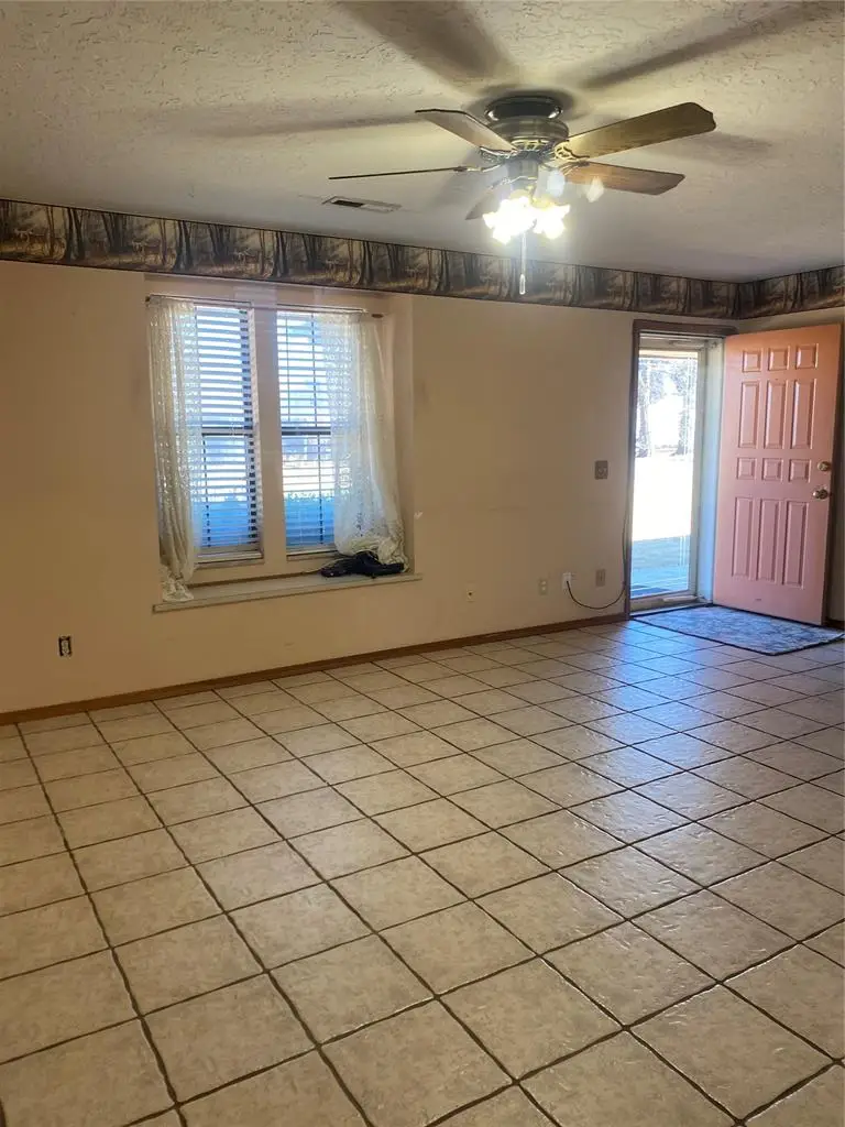 612 N Vernon Avenue, Hinton, OK 73047 - Image #3