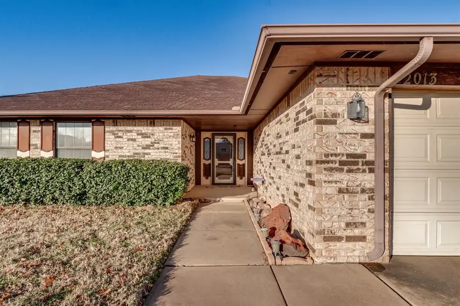 2013 Tanglewood Drive, Edmond, OK 73013 - Image #2