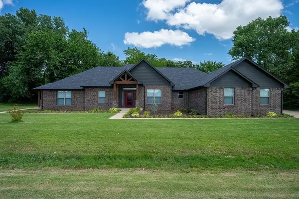 224 N Richard Terrace, Mustang, OK 73064