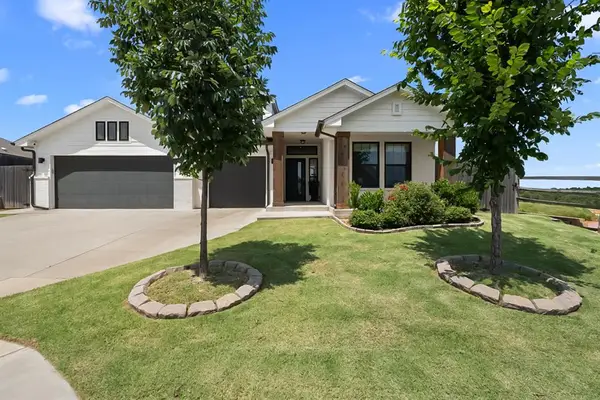 2404 Cedar Elm Place, Choctaw, OK 73020