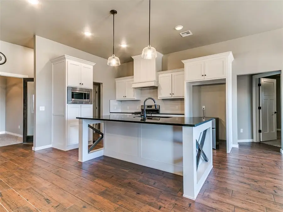 3600 Upland Ridge Drive, Yukon, OK 73099 - Image #2