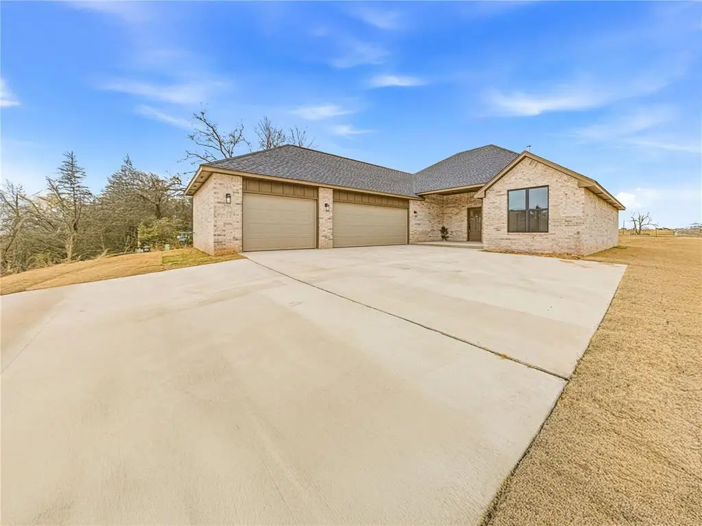 1200 Cedar Circle, Harrah, OK 73045 - Image #1