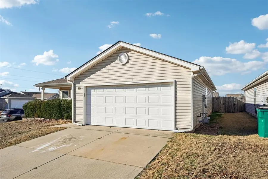 15621 Lilly Garden Lane, Oklahoma City, OK 73170 - Image #2