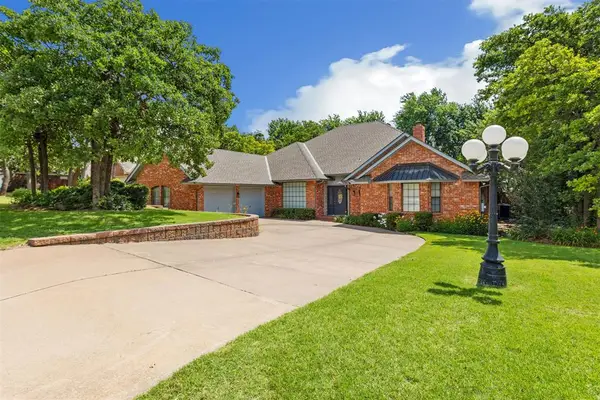 916 Fox Hill Drive, Edmond, OK 73034