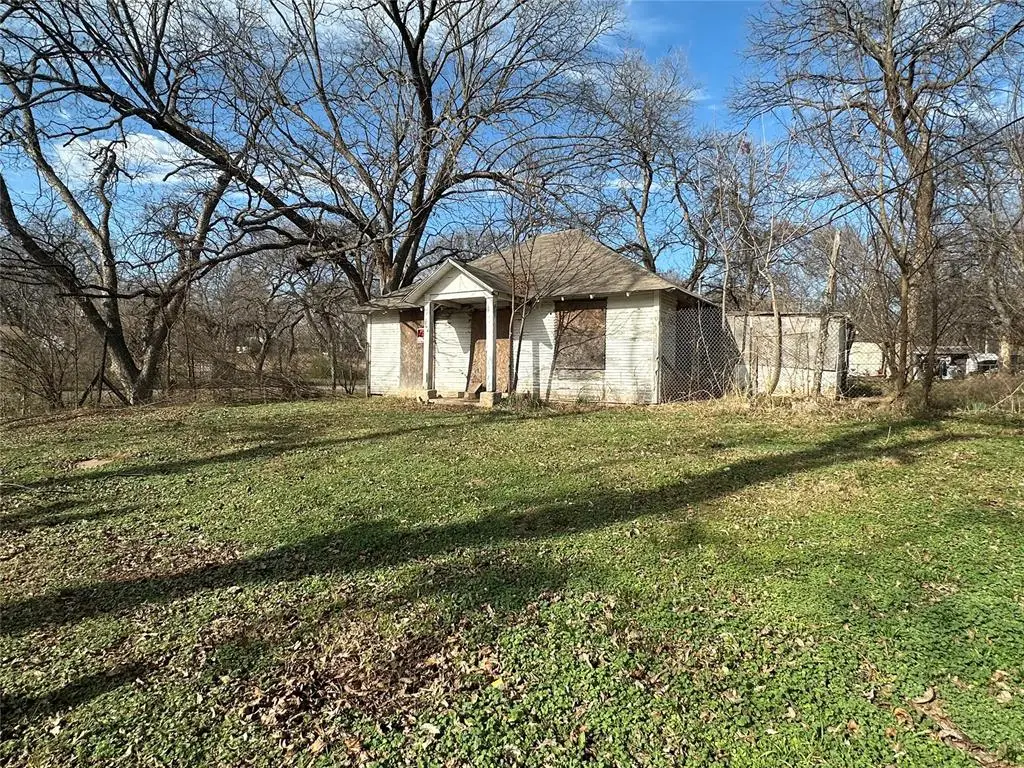 704 E Colbert Street, Wynnewood, OK 73098 - Image #1