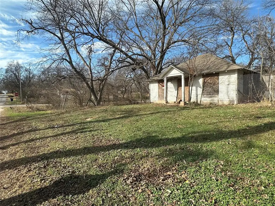 704 E Colbert Street, Wynnewood, OK 73098 - Image #2