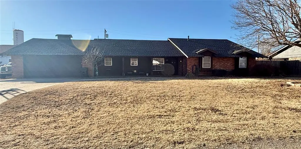 902 E Lincoln Street, Sentinel, OK 73664 - Image #1