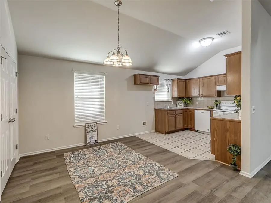 508 SW 38th Terrace, Moore, OK 73160 - Image #3