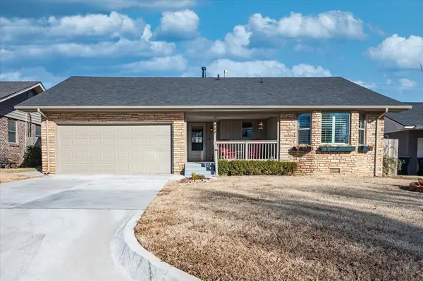 2309 Huntleigh Drive, The Village, OK 73120