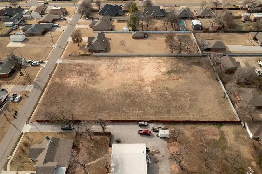 825 NW 34th Street, Moore, OK 73160 - #3