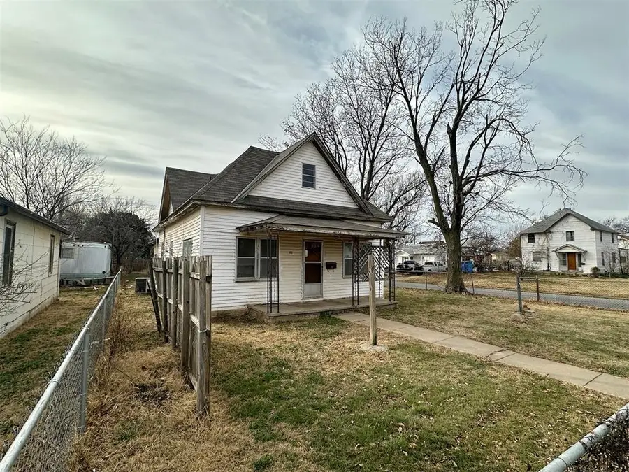 323 W 3rd Street, Watonga, OK 73772 - #2