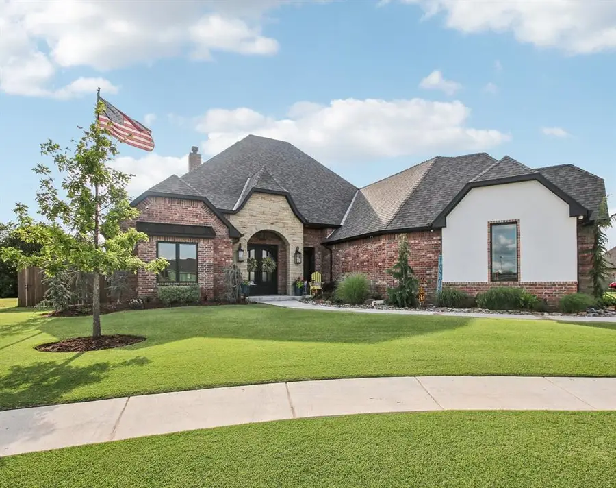 5813 Tiger Stone Drive, Mustang, OK 73064 - Image #2