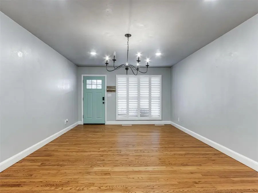 10508 Whitehaven Road, The Village, OK 73120 - Image #2