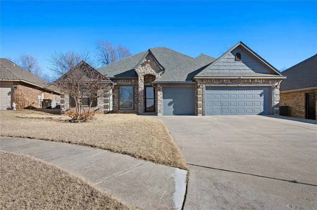 604 Eastmoor Court, Moore, OK 73160 - Image #1
