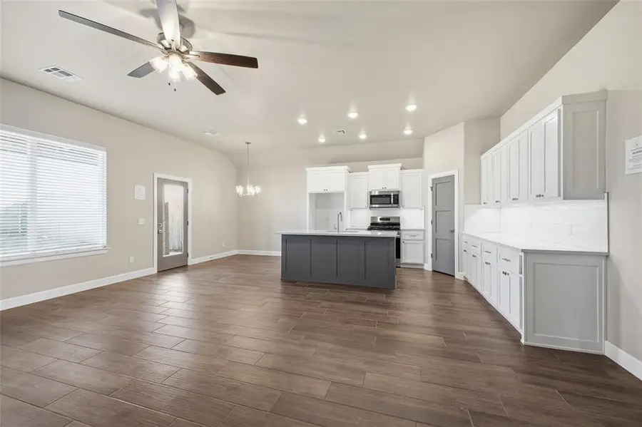 1300 Colonial Avenue, Tuttle, OK 73089 - #3