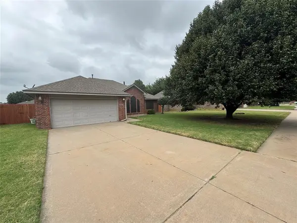 601 N Chisholm Trail Way, Mustang, OK 73064