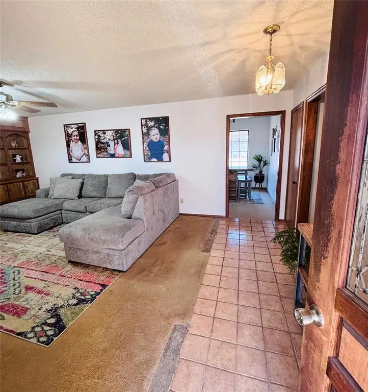 1509 Concord Avenue, Clinton, OK 73601 - #2