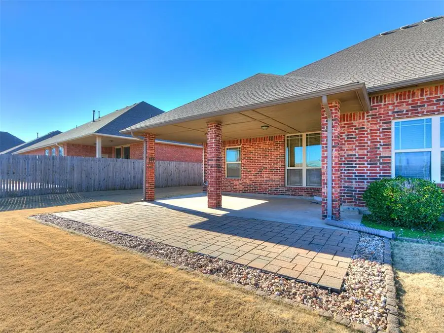 6104 Bentley Drive, Oklahoma City, OK 73169 - Image #3