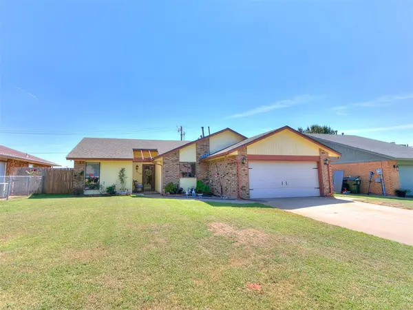 2112 W Rockypoint Drive, Edmond, OK 73003