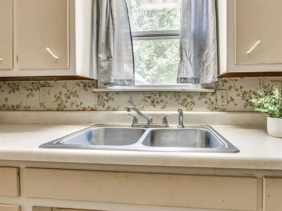 605 S Sooner Road, Del City, OK 73115 - Image #2