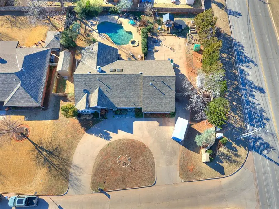 12209 Quail Creek Road, Oklahoma City, OK 73120 - #2