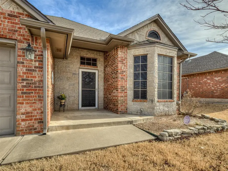 126 Stone Hollow Crossing, Midwest City, OK 73130 - Image #3