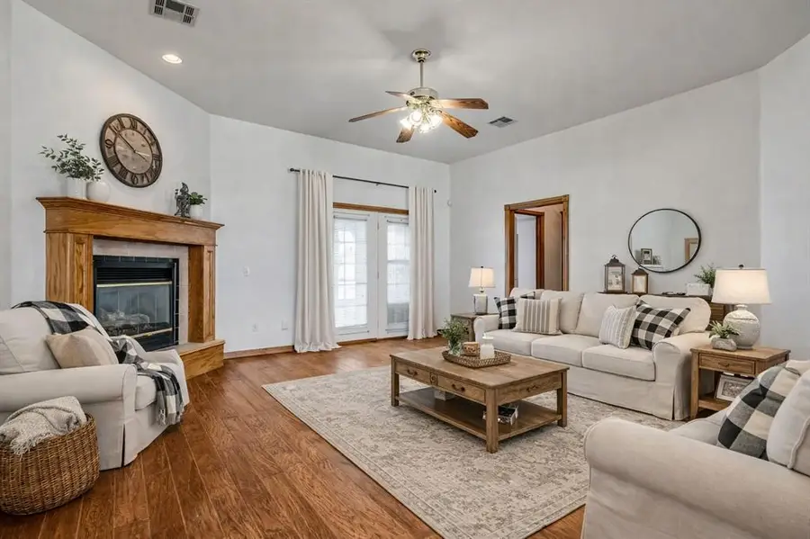 1621 Silver Oak Drive, Blanchard, OK 73010 - Image #3