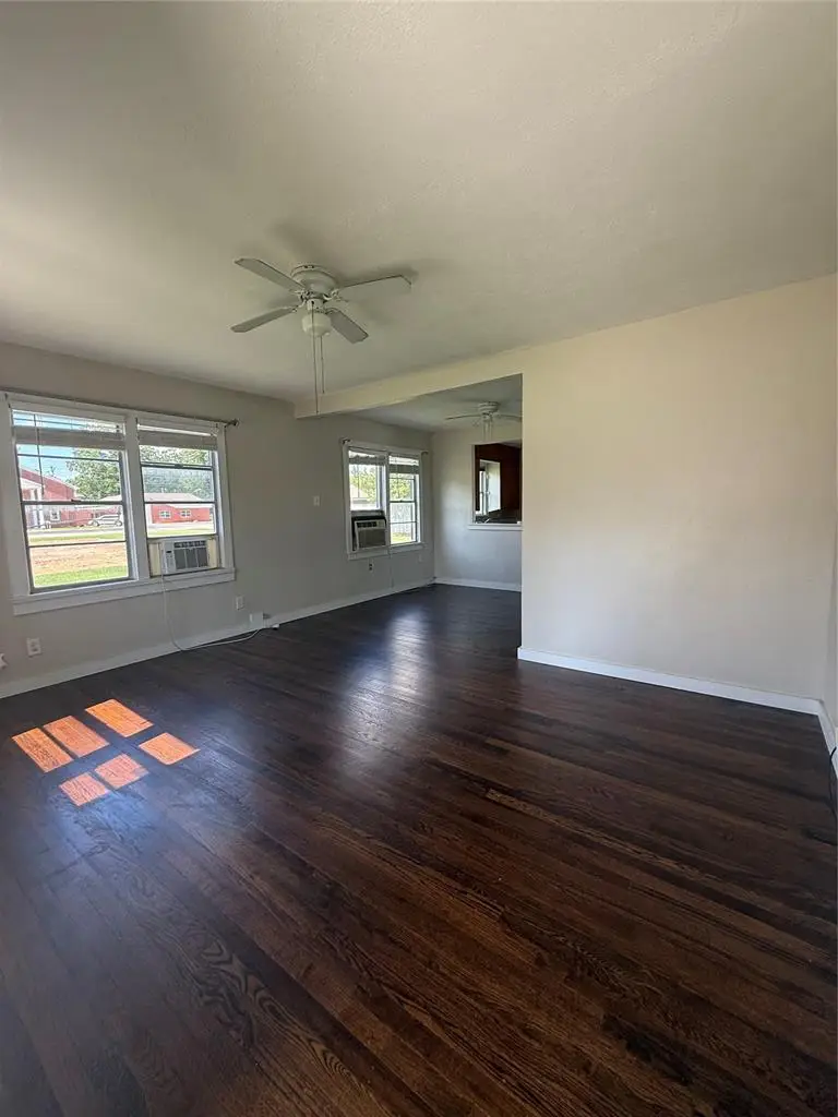 303 SW 5th Street, Lindsay, OK 73052 - Image #2