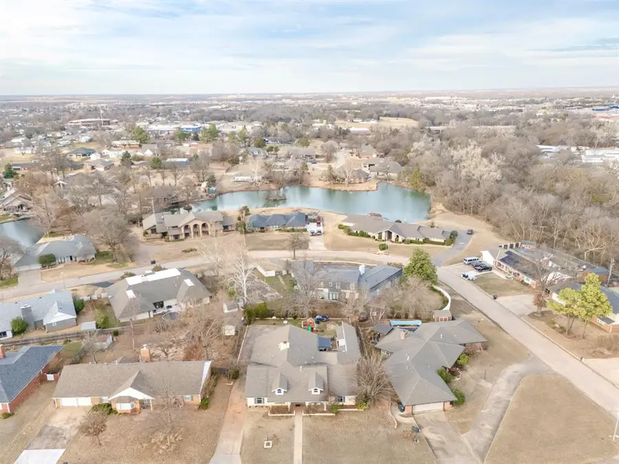 404 E Franklin Avenue, Shawnee, OK 74804 - Image #2