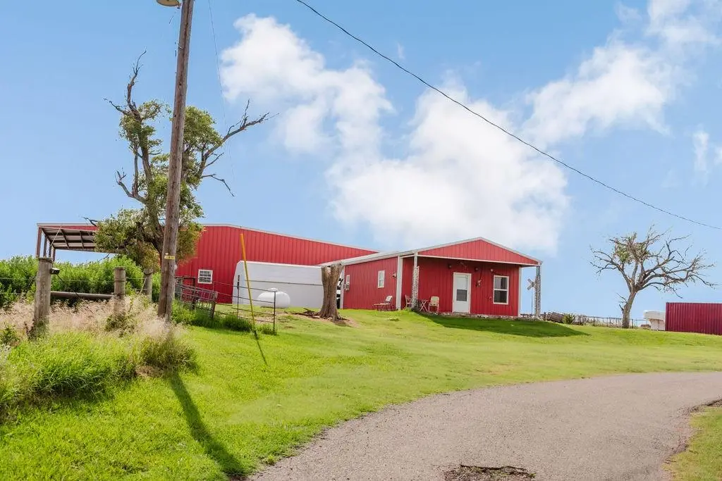 12223 N 2040 Road, Sentinel, OK 73664 - Image #1